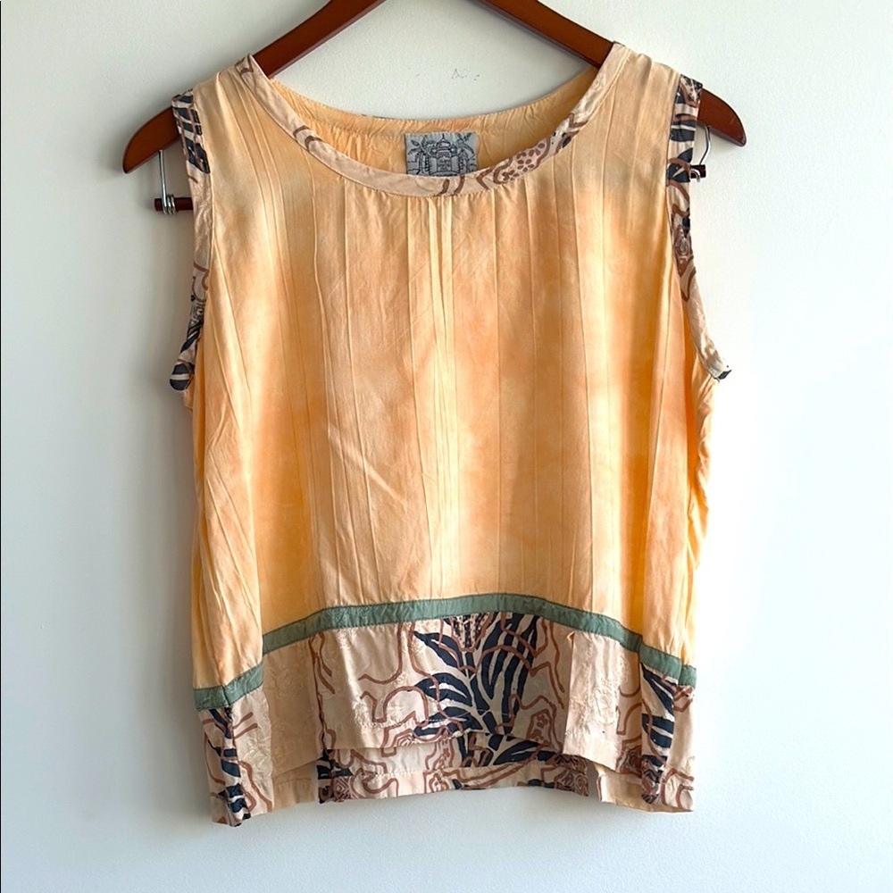 Island Empire Inc. Women's Sleeveless Top in Peach and Green Size‎ M